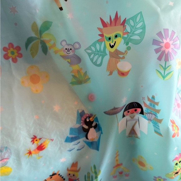 Disney It’s a Small World Women’s Raincoat Sz Large New w/o tags - Picture 13 of 15